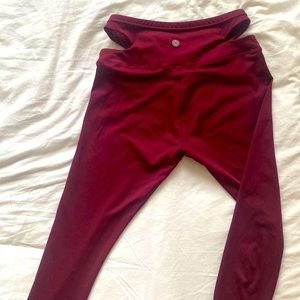 Burgundy yoga leggings with side slit